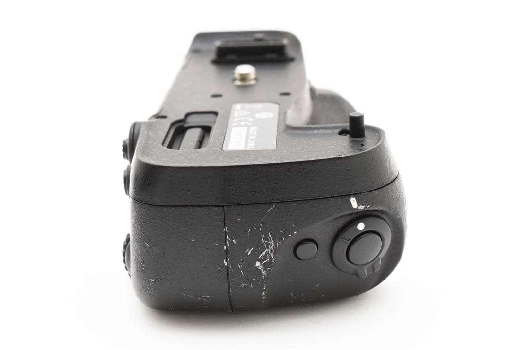 【美品】Nikon マルチパワーバッテリーグリップ　 MB-D17