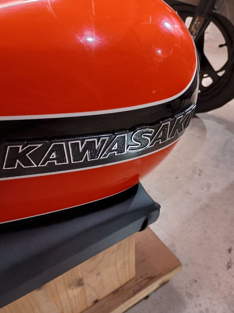 カワサキ　W650 タンク　W1カラー　キャブ車