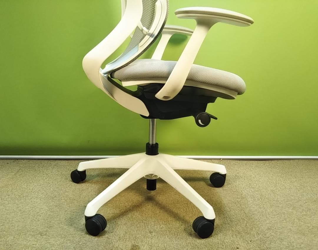 bl　オカムラ　シルフィーチェア　前傾機能　ハイバック　メッシュタイプ　中古