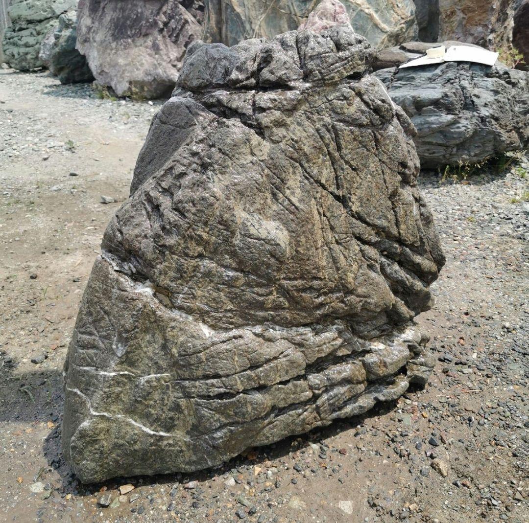 秩父産　竜岩石　220キロ　庭石　石　石材 庭　坪庭　ガーデニング