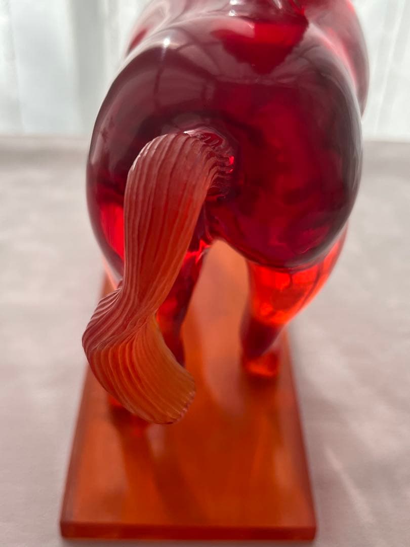 馬の置物 赤　中国　手彫り　蔵出し