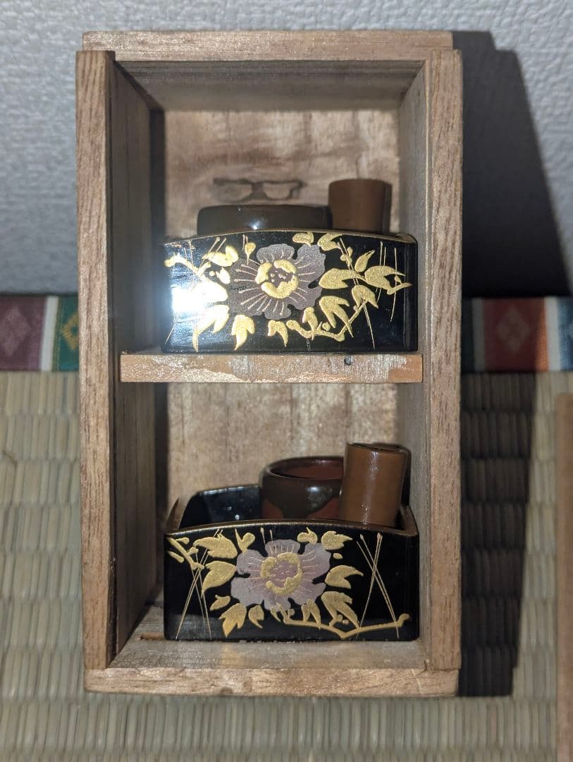古い木製雛道具　御莨盆(本金髙蒔絵)たばこ盆