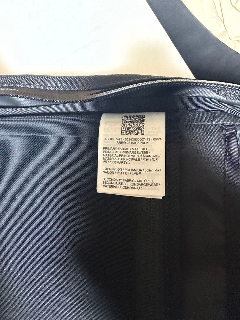 極美品　現行　arc'teryx arro22