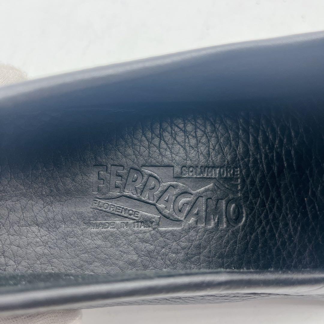 サルヴァトーレフェラガモ ガンチーニ ビット ドライビングローファー シボ革 黒
