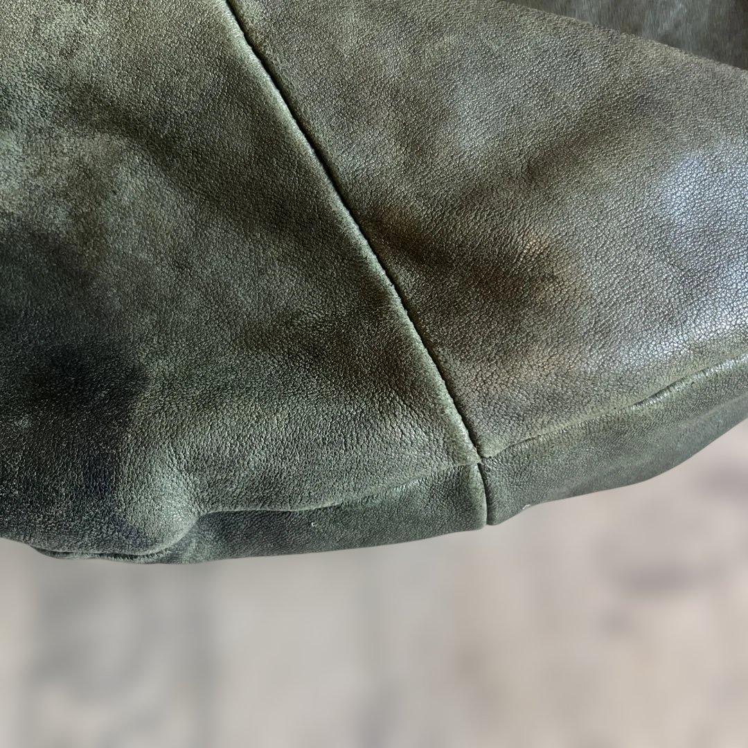 MARNI ダークグリーン ショルダーバッグ(チャーム付き)