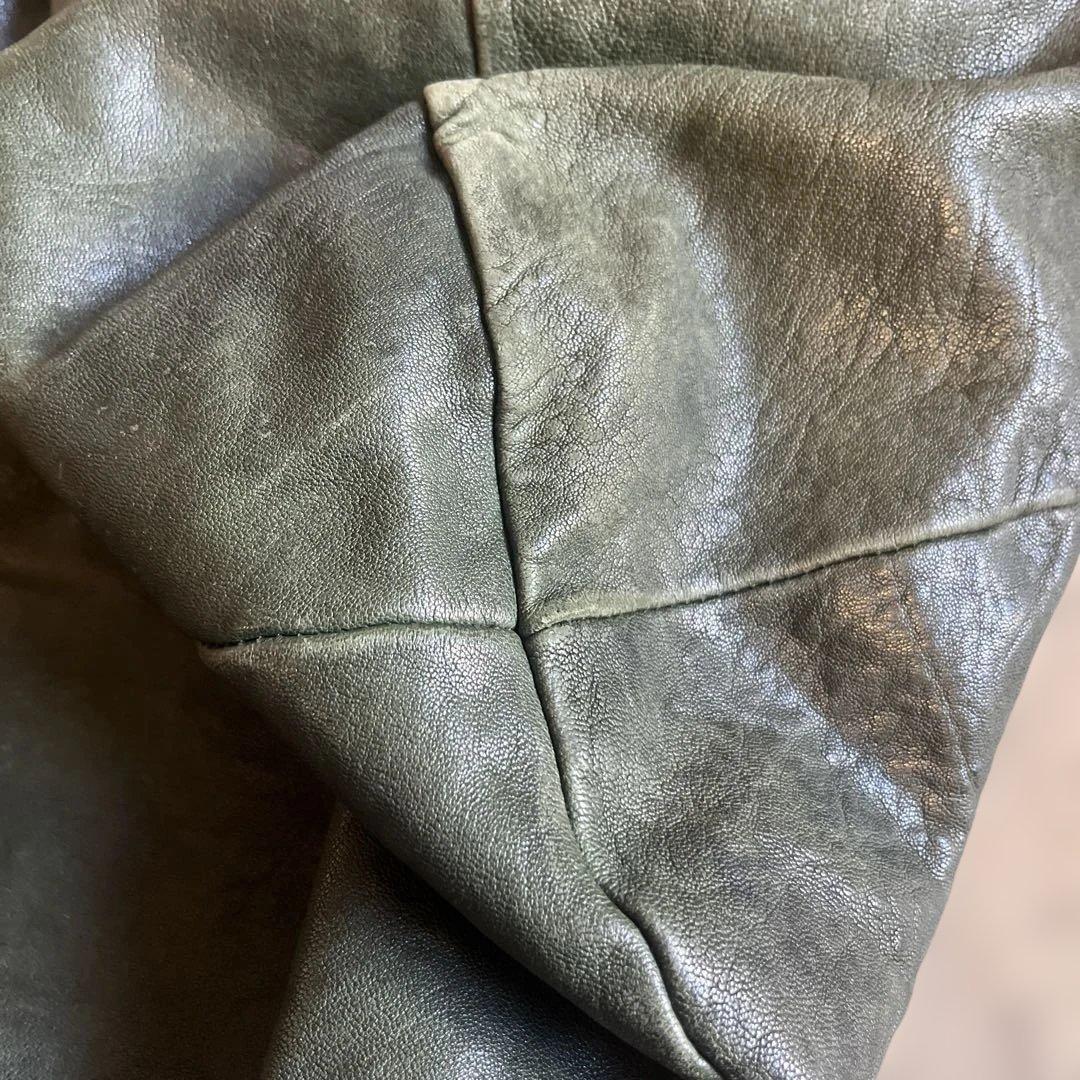 MARNI ダークグリーン ショルダーバッグ(チャーム付き)