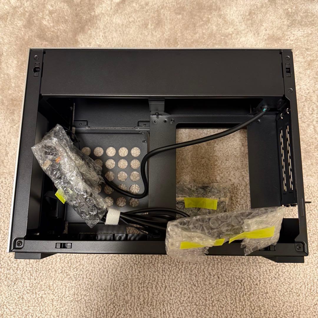 LIAN LI A4-H2O PCケース