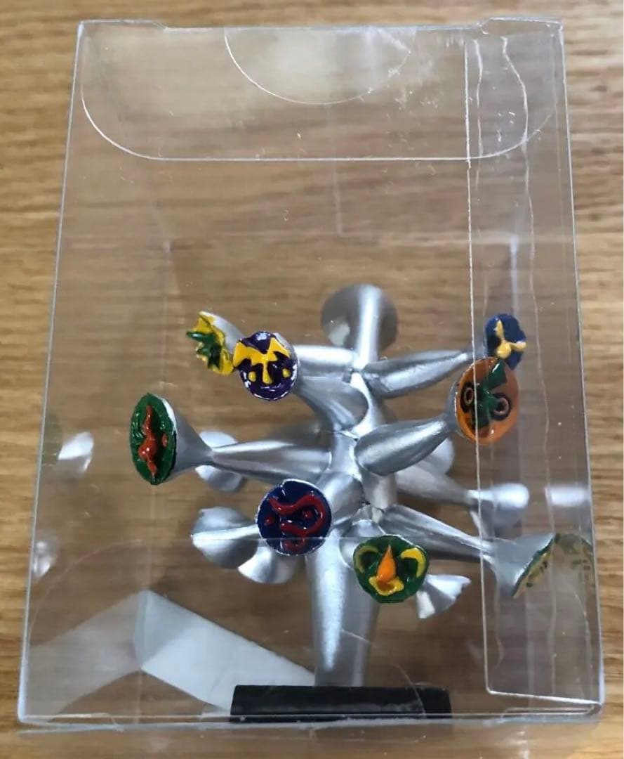 新品未開封 岡本太郎 ミニフィギュア 計3点 (太陽の塔/赤い手/こどもの樹)