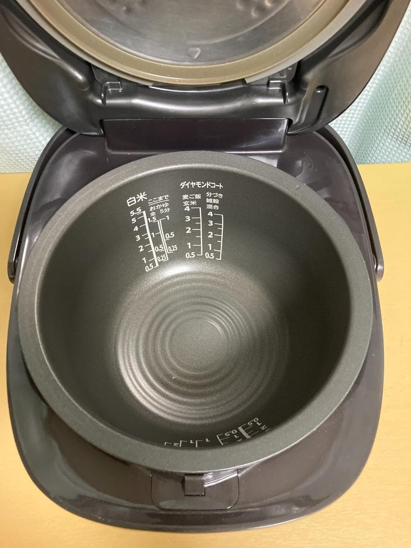 ★★TOSHIBA RC-10VRP 炊飯器 IH 5.5合 2020年製