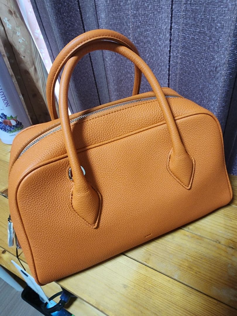 nugu ORR オレンジ レザー ハンドバッグ