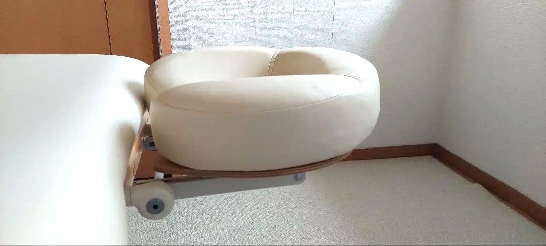 マッサージ、リラクゼーション整体用ベッド　アースライト