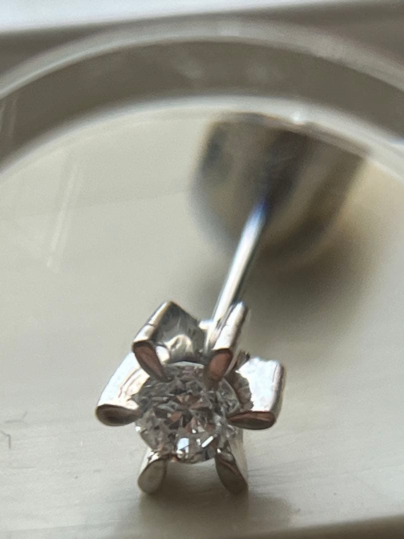 プラチナ900ダイヤモンドピアス　片耳の出品です0.21ct