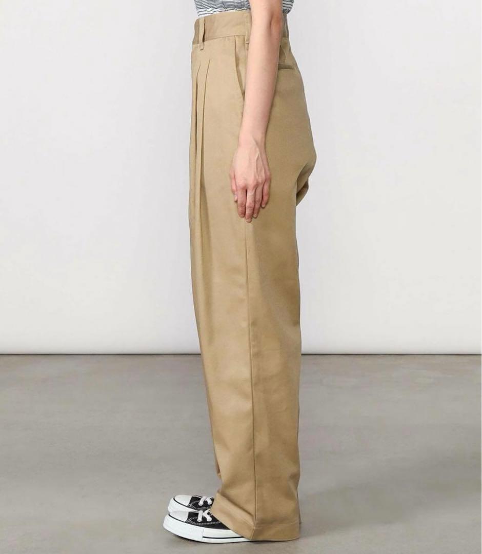 美品　ザシンゾーン　タックチノ　トムボーイパンツ ベージュ　ツータック