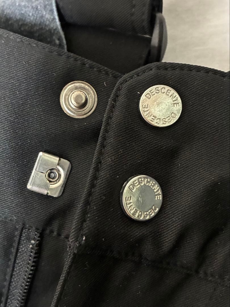 美品 デサント タフタ高機能スキーパンツ7号152〜158cm 58〜69cm