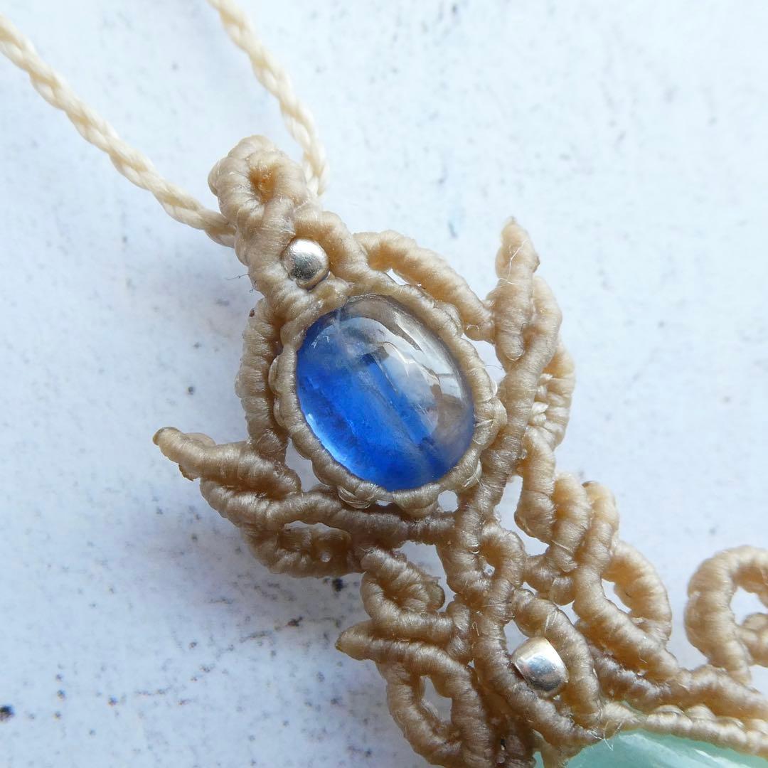 ヘミモルファイトとカイヤナイトのマクラメネックレス