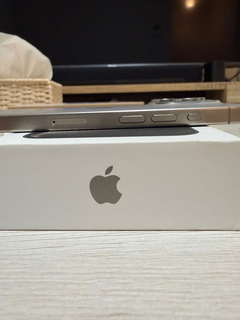 [美品]iPhone15 Pro 128GBナチュラルチタニウム　SIMフリー