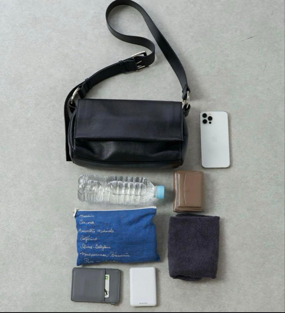 新品 ビアズリー beardsley レザー ボディバッグ　ショルダーバッグ