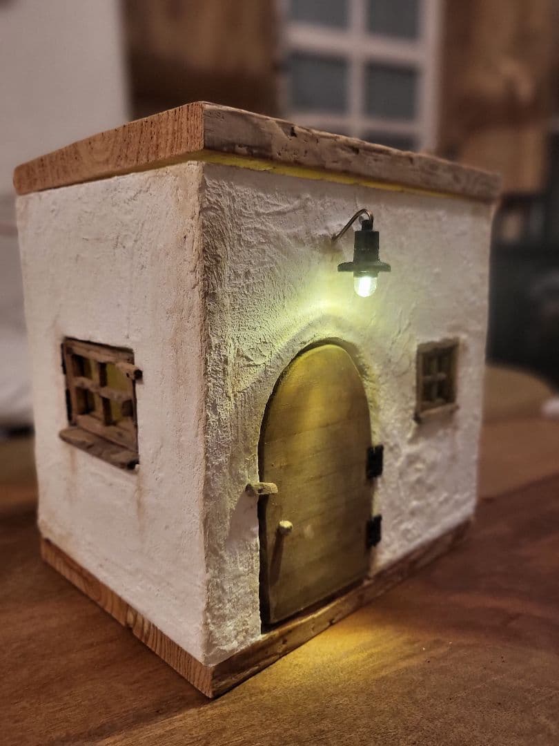ミニチュアハウス ドールハウス　アンティーク風　　間接照明