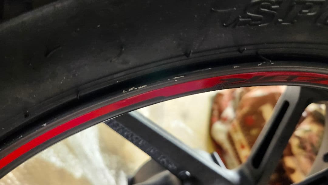 HONDA CBR250RR MC51 リアホイール　タイヤ付き