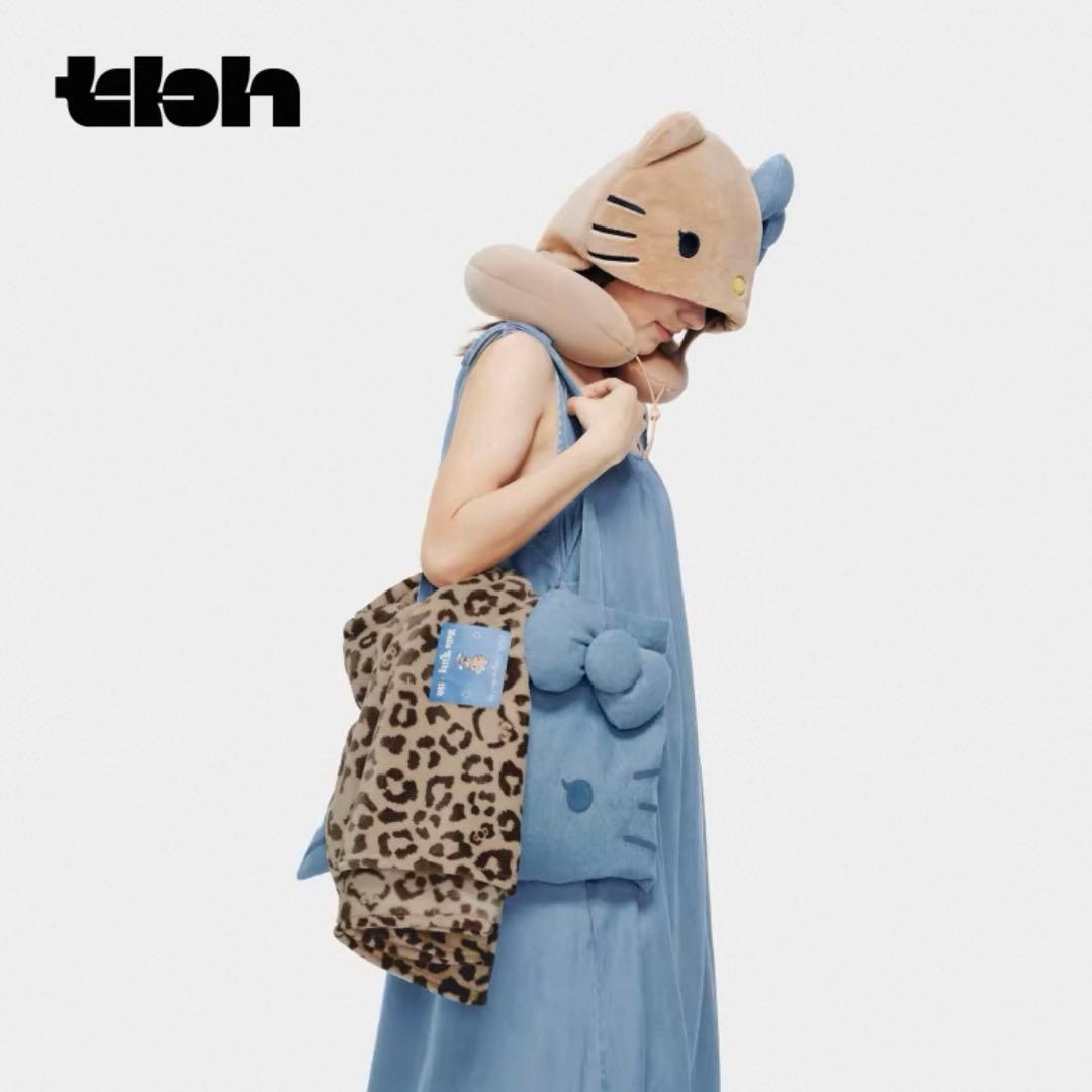 【海外限定 新品】 Hello Kitty ×TBH ネックピロー