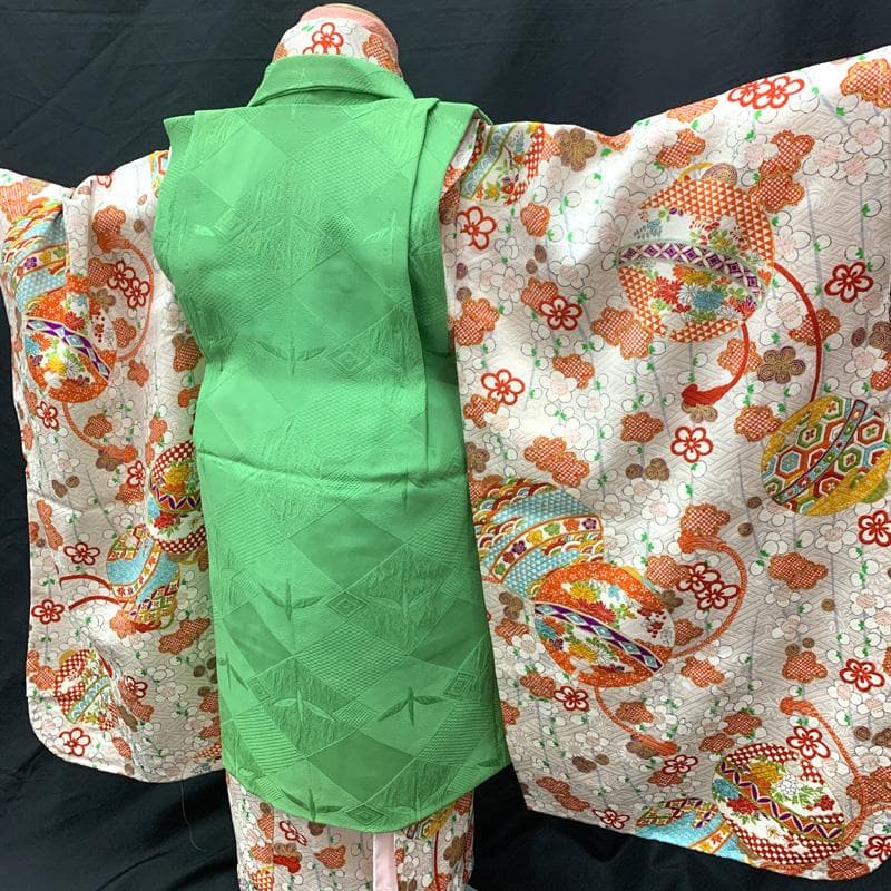 510ag27□七五三 三歳 女児 着物&被布 金彩 鈴 梅 白□状態良好