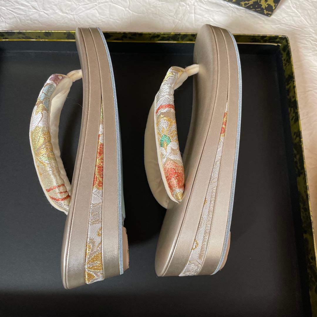 ぴよこ豆です。 バックと草履のセット　未使用品です。