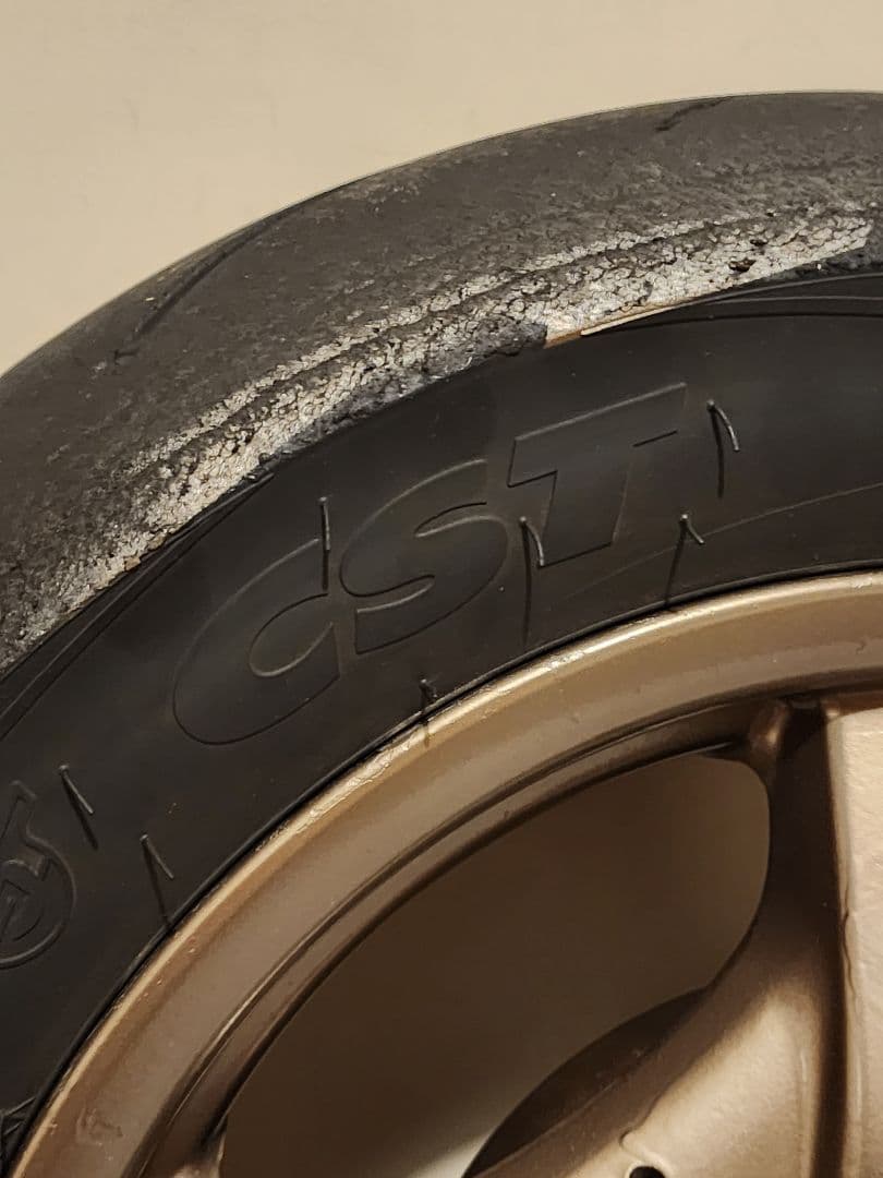 シグナス3型 台湾 SE44J 前後ホイール タイヤCST 25年製 バリ溝付き