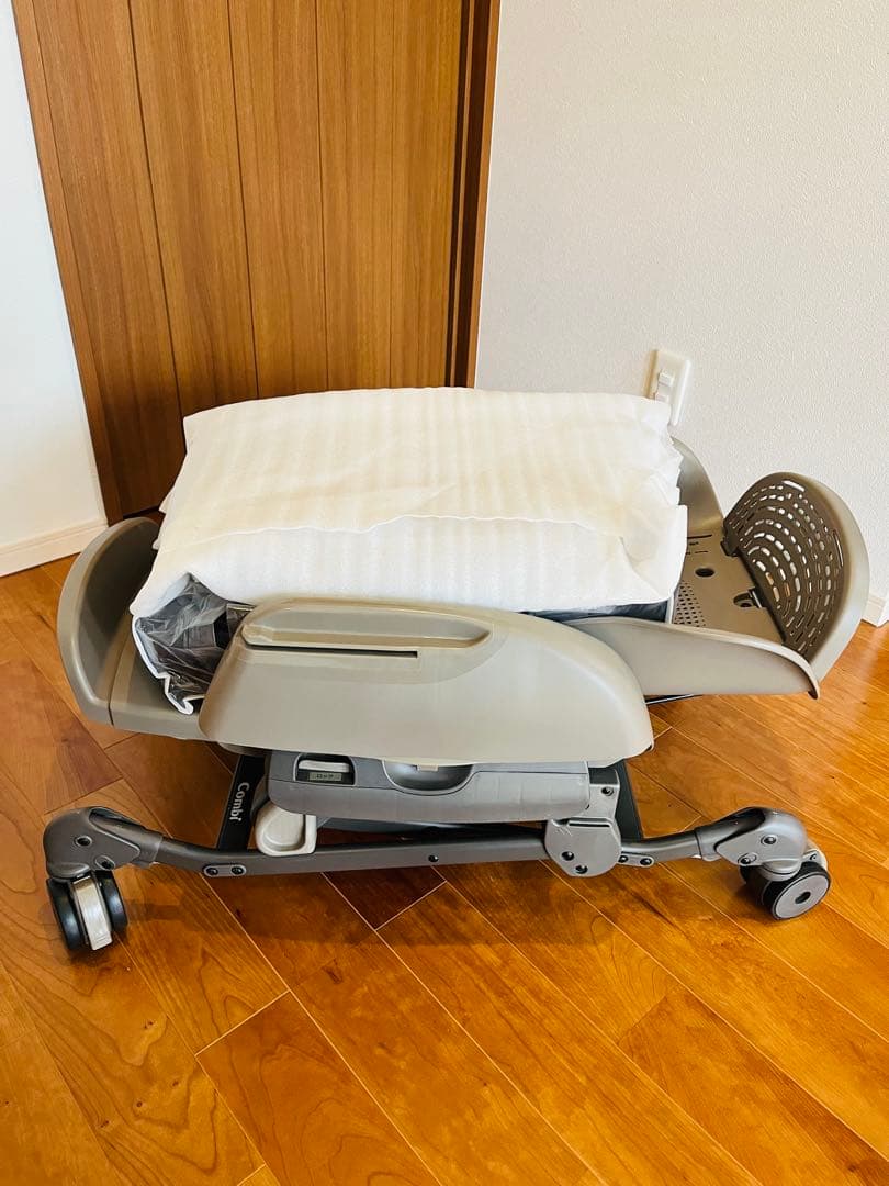 【saaaaa様】コンビ 電動 ハイローチェア ネムリラ AUTO SWING