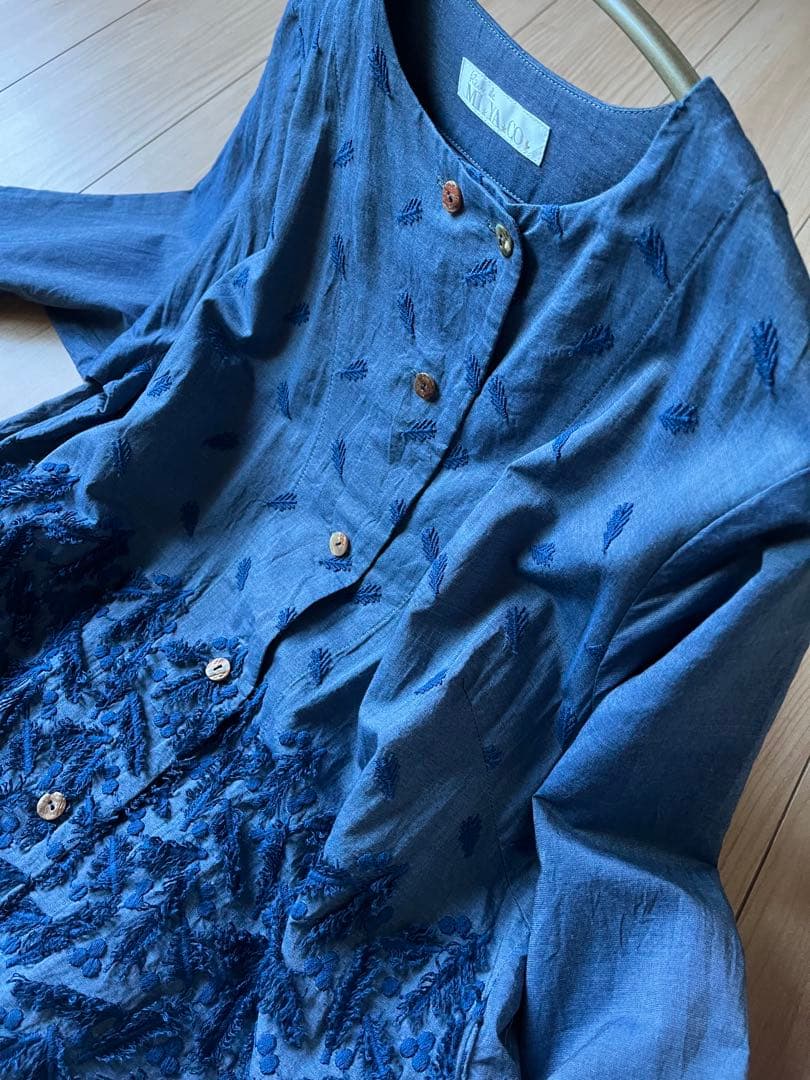 オシャレ　オススメ　ワンピース　シャツワンピース　刺繍　模様　個性