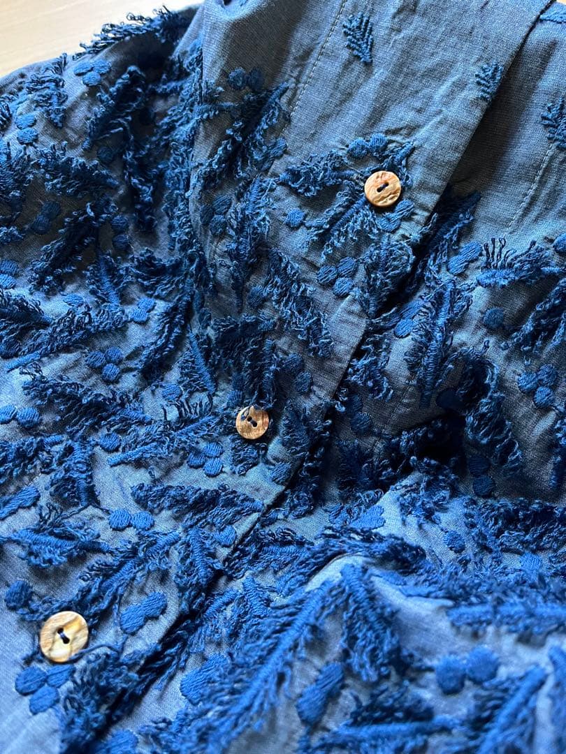 オシャレ　オススメ　ワンピース　シャツワンピース　刺繍　模様　個性