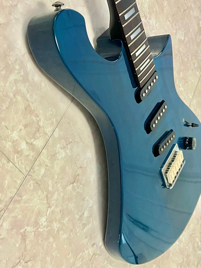 PIERROT潤シグネイチャーモデル改造のカスタムギター【中古美品】