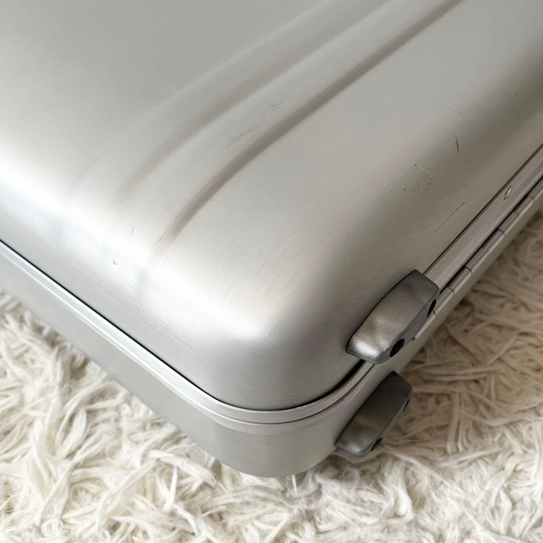 未使用品✨ゼロハリバートン　アタッシュケース　シルバー　アルミ　ブリーフケース