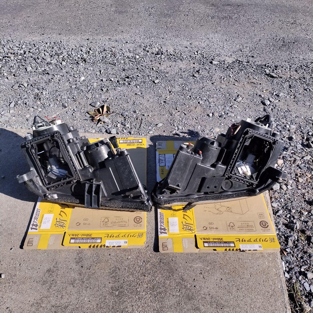 30 ハリアー 3連 ヘッドライト DEPO