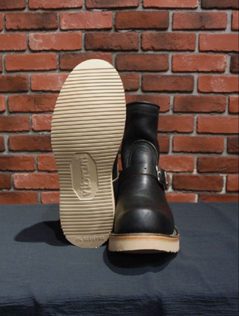 VIBERGコラボCHALLNEGER激レア希少　値下げしました