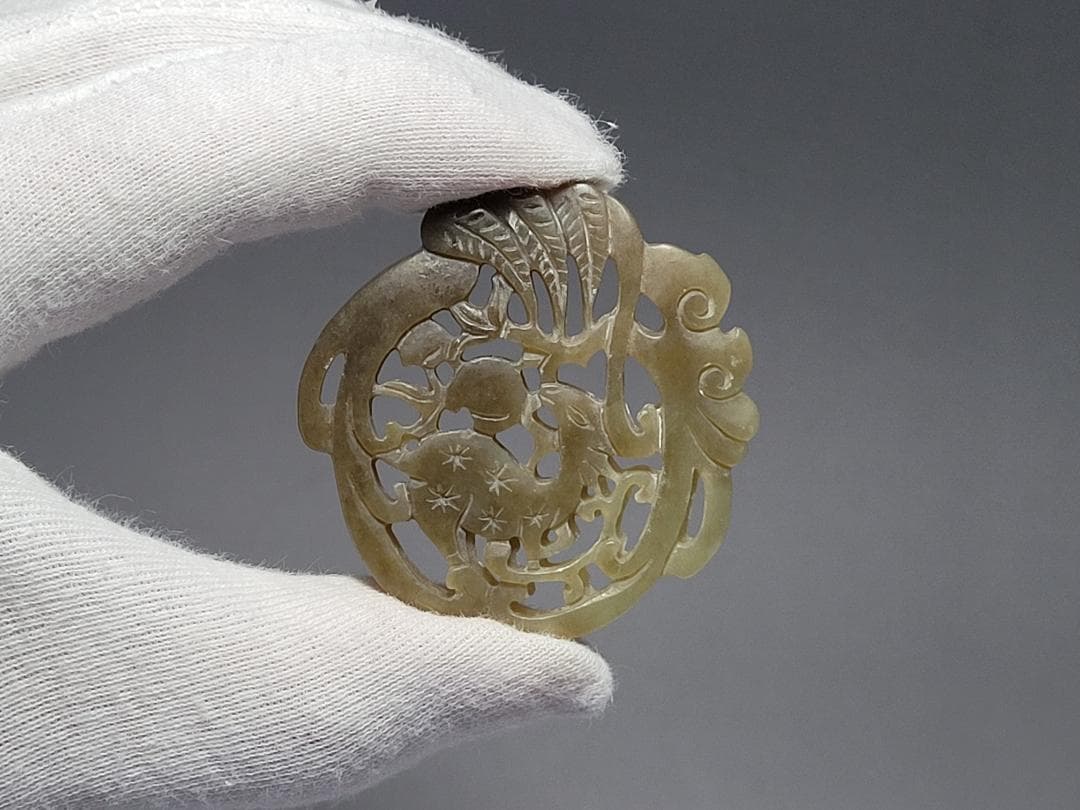 天然玉製 陽刻神獣紋 吉祥紋 玉装飾品 時代唐物 幅約5.4cm