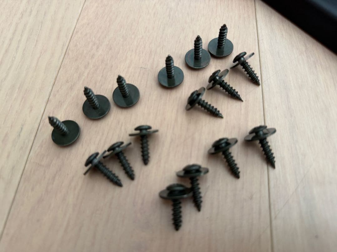 ディフェンダー　URBAN マッドフラップ　泥除けランドローバーV8 ディーゼル