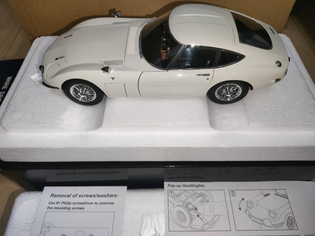 オートアート コンポジット 1/18 トヨタ・2000GT ワイヤースポーク 白