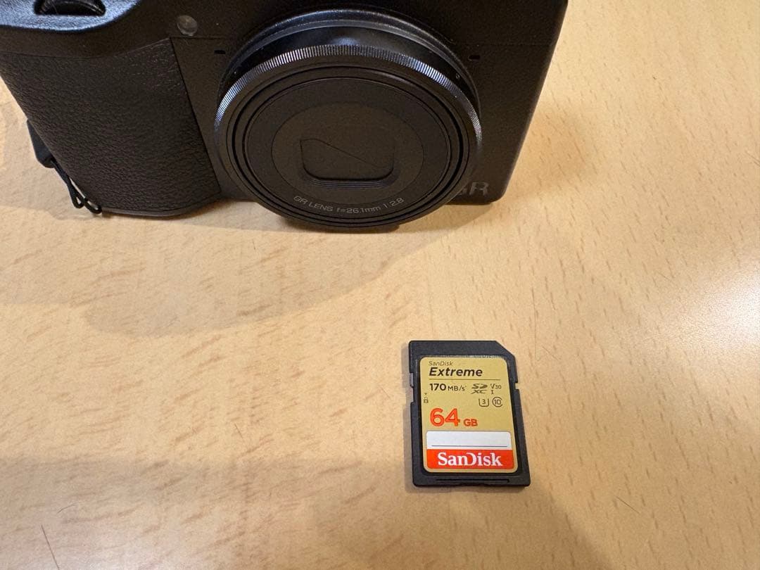 RICOH リコー GR3x HDF カメラ　SDカード付