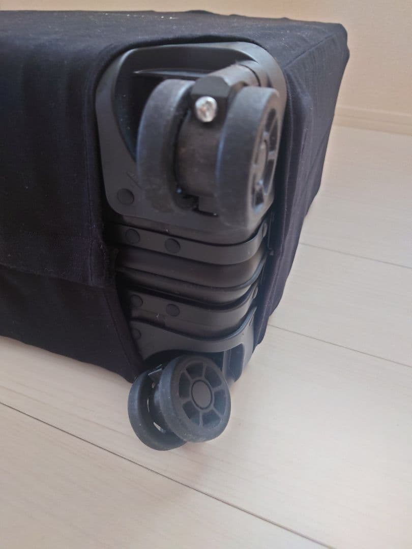 RIMOWA x FENDI ブラックキャリーケース