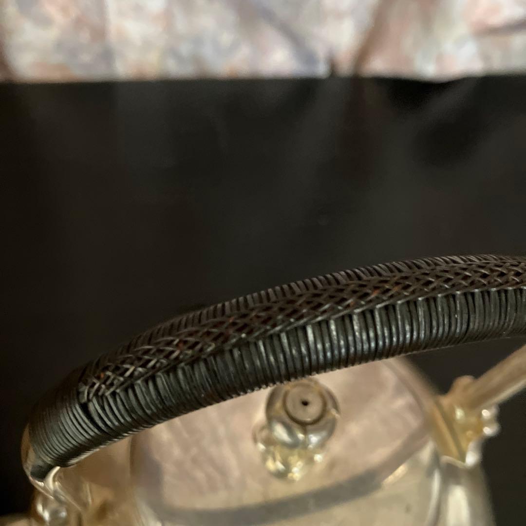 明治の金工師「中川九世浄益」作「南鐐（なんりょう）」純銀湯沸　重さ４８３㌘