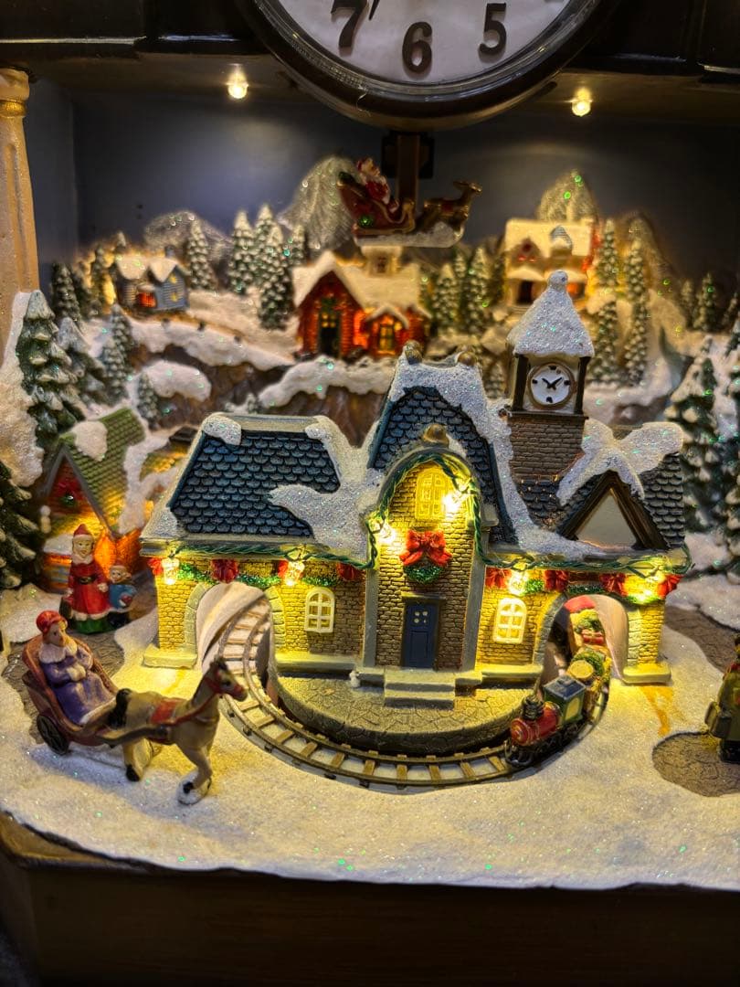 クリスマス装飾カッコウ時計、クリスマスビレッジシーン、LEDライト、音楽、