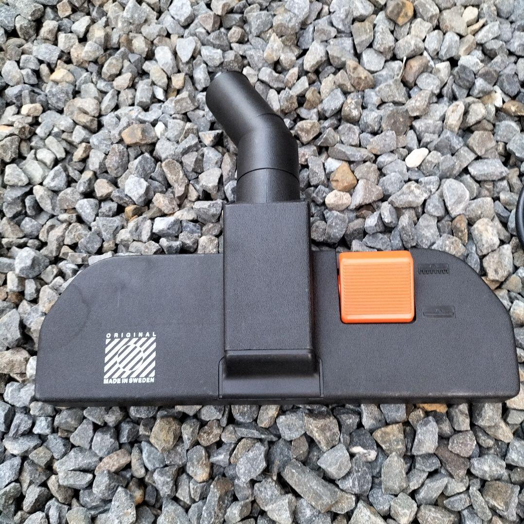 ニルフィスク　業務用　小型バキューム