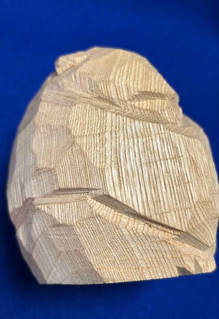 柴崎重行(志) 「眠り熊」1985年作 北海道八雲 ハツリ彫せんの木 木彫熊