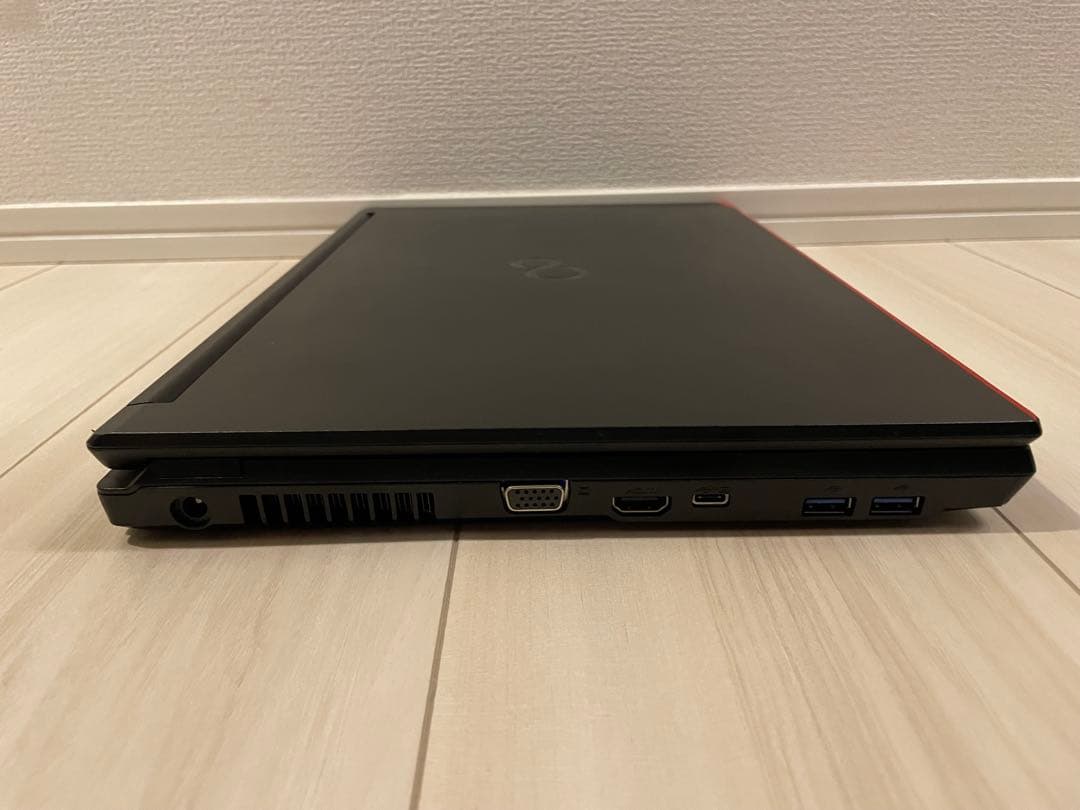 富士通 A5511/G i3-1125G4 8GB 256GB Office