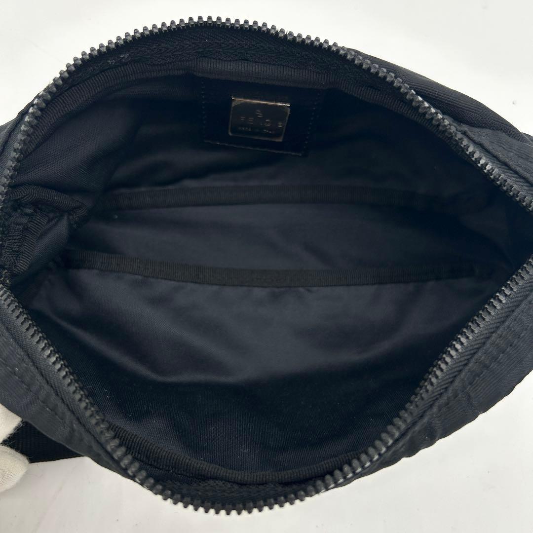 【美品】フェンディ ズッカ ボディバッグ ウエストポーチ ズッカ ナイロン 黒