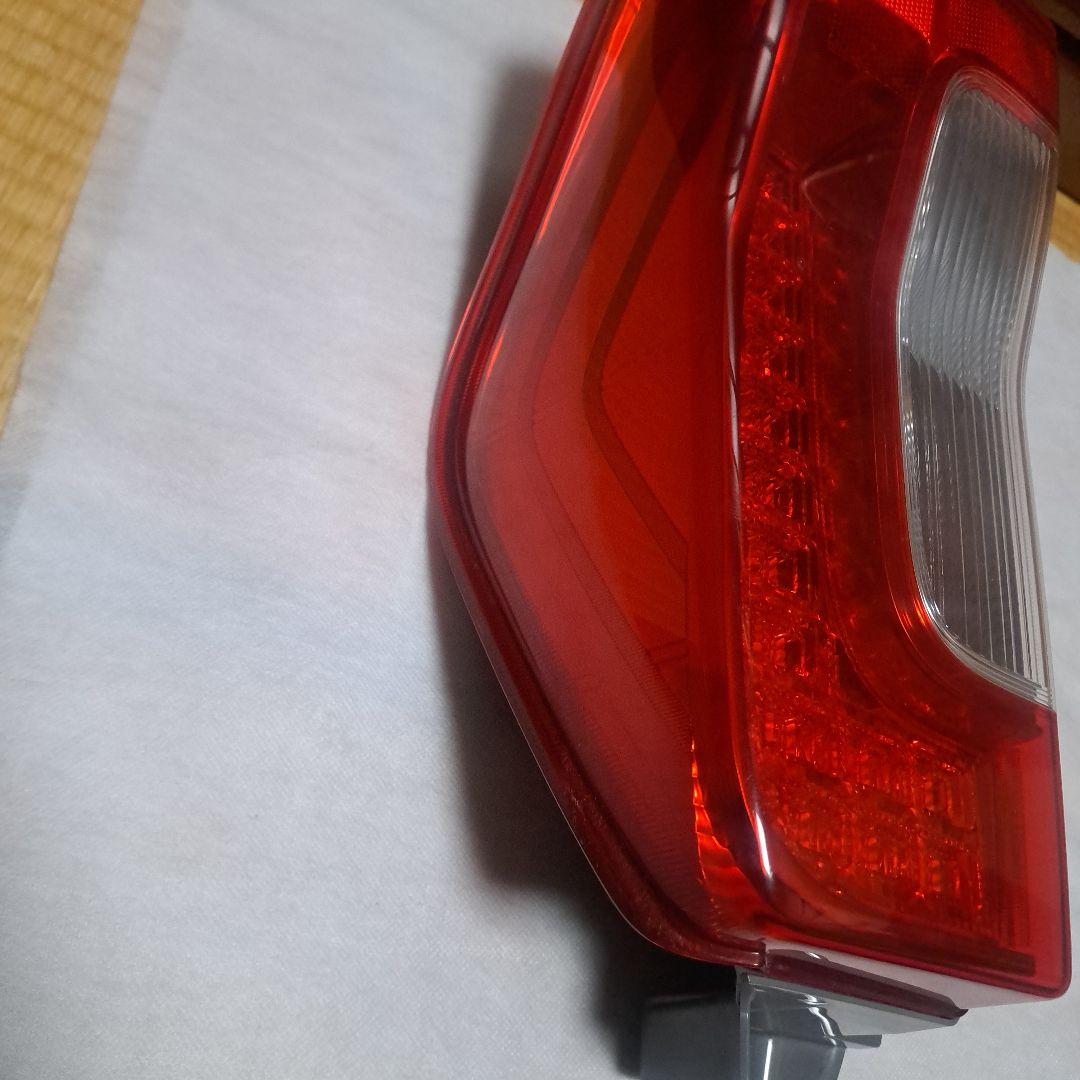ダイハツ★タント★タントカスタム★LA600S ★LED テールランプ★右★良品