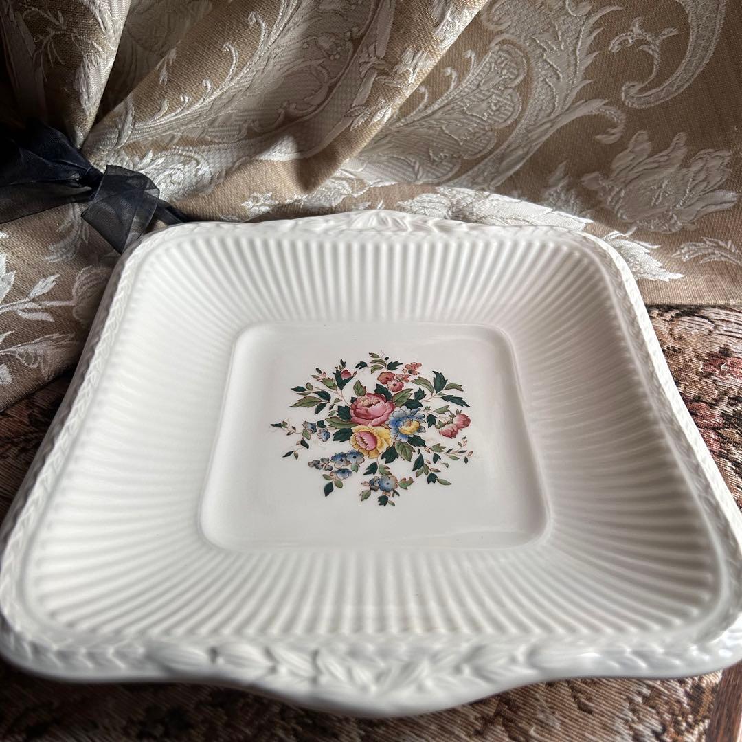 美品 英国製  Conway 英国の伝統美が息づく器 2枚