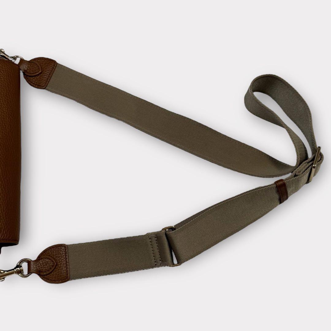 極美品✨FURLA フルラ　ウラニア　ショルダーバッグ　斜めがけ　レザー