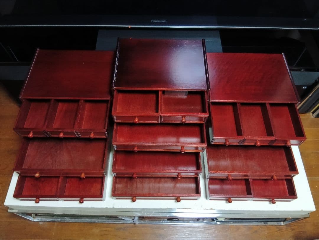 希少　1970's　ローズウッド　仕上げ　３分割式　小引き出し　１７杯　美品