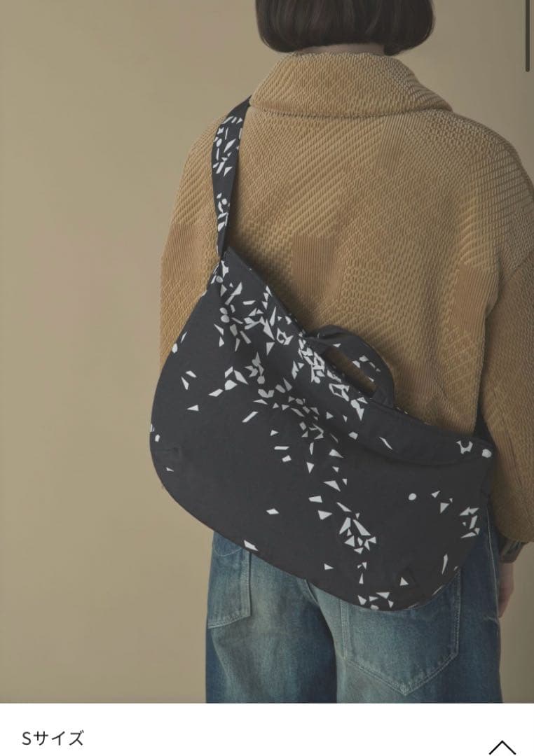 【新品タグ、袋付き】ミナペルホネンstar ショルダーバッグSサイズ